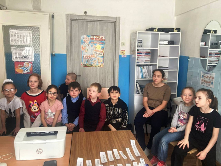 Прошла экскурсия в медицинский кабинет.